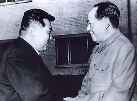 朝鲜谁都不服,却主动将三位中国人写进教科书,还为其树立了铜像